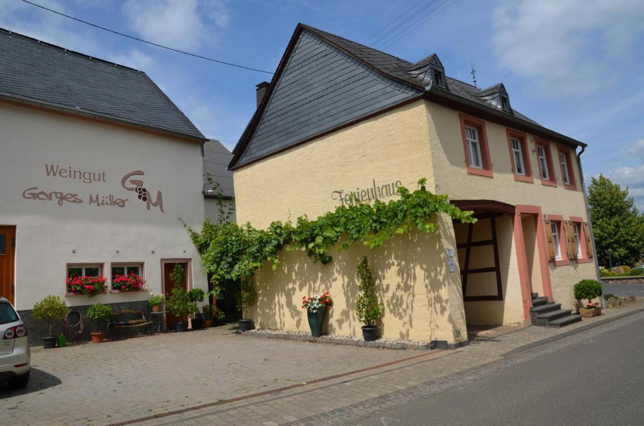 Altes Winzerhaus - Ferienhaus Burgen  ภายนอก รูปภาพ